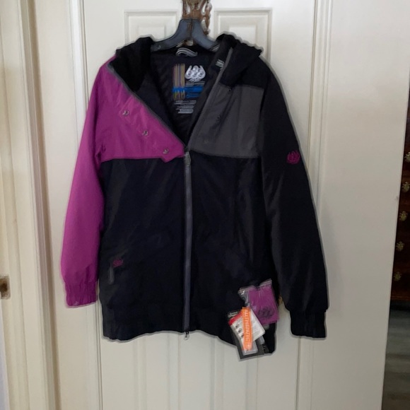 BRAND NEW size Large 686 snowboarder jacket - Picture 1 of 5
